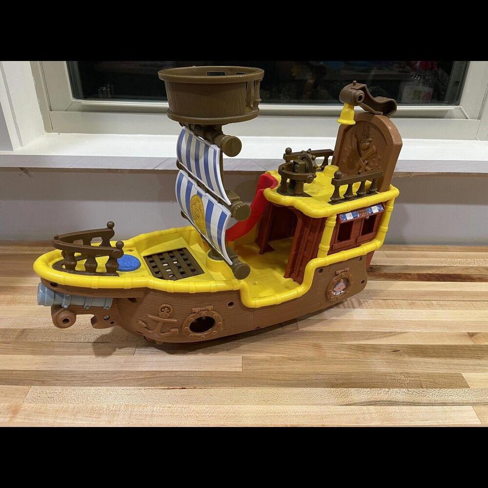 Jake & The Neverland Pirates Pirate Ship Disney 2013 Mattel